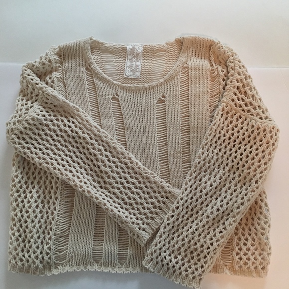 Sadie & Sage Sweaters - EUC SADIE & SAGE Cropped Chenille Sweater size M